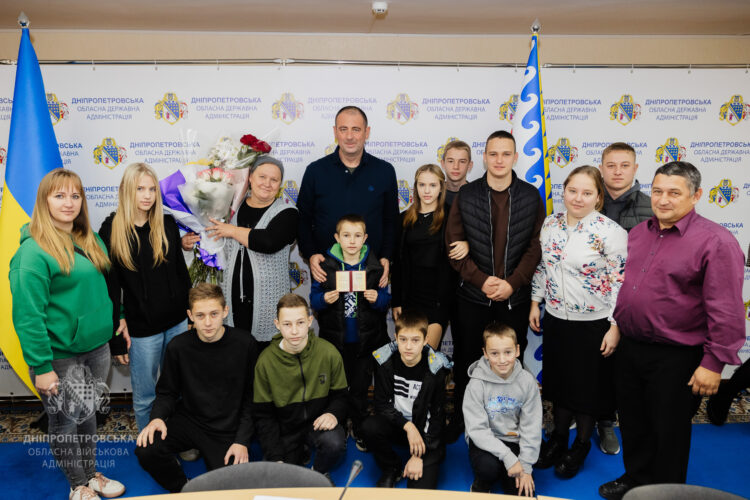 22 мешканки Дніпропетровщини отримали звання «Мати–героїня»