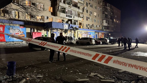 “Люба дитина на апараті, де взяти сили”: свідки про ворожий удар по Запоріжжю 22…