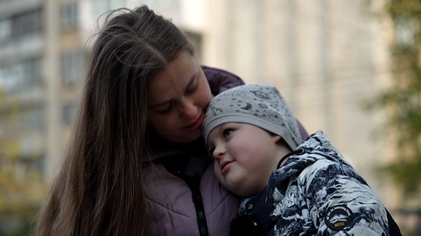 “Просто живе зараз”: одеський школяр із новою ниркою дорослішає та вчиться