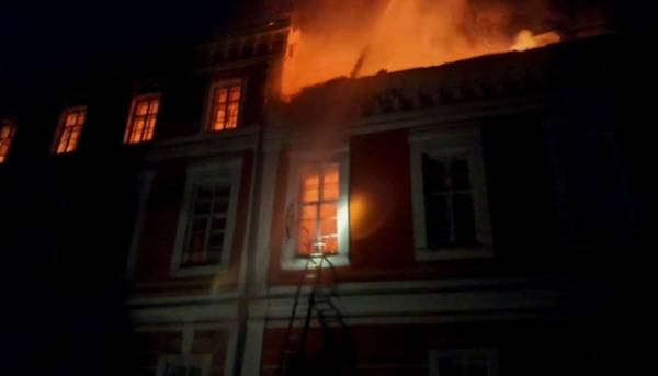 Росіяни завдали дронами удару по навчальному закладу в місті Глухів. 5 Росіяни завдали дронами удару по навчальному закладу в місті Глухів. 5