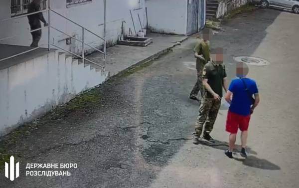 ДБР з'ясовує причини смерті чоловіка після відвідування військкомату на Закарпатті. 4 ДБР з'ясовує причини смерті чоловіка після відвідування військкомату на Закарпатті. 4
