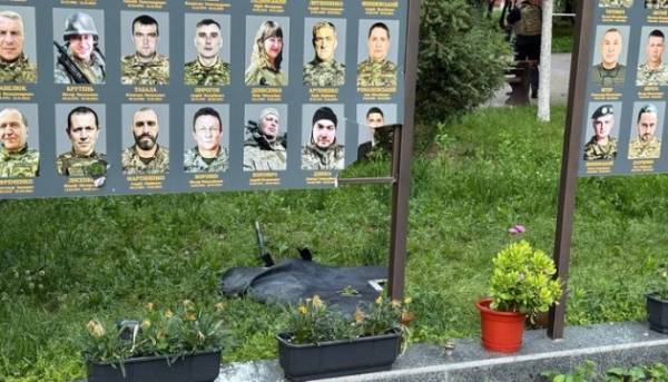У Шостці внаслідок атаки дронів постраждала Алея Героїв 5