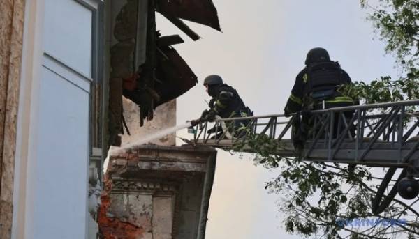 Вогонь у харківському музеї загасили, шість осіб зазнали поранень внаслідок нападу РФ. 3