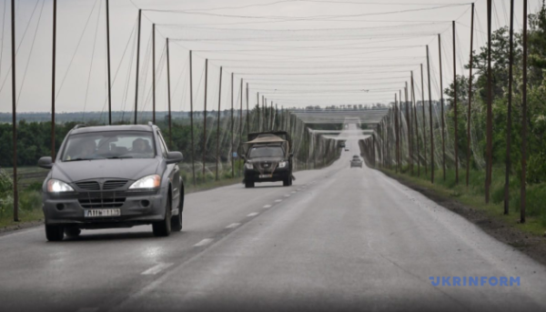 Підрозділи ЗСУ здійснили евакуацію двох дітей з небезпечної зони в районі Вовчанська. 2 Підрозділи ЗСУ здійснили евакуацію двох дітей з небезпечної зони в районі Вовчанська. 2