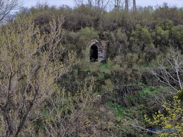 Старовинний Корсунь сумує: немає з ким журбу розділити. 34