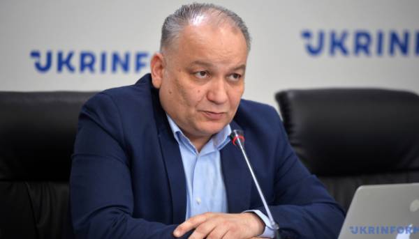 Правозахисник дав росіянам пораду, як Крим може раптово стати островом. 17