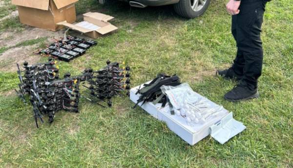 На Донеччині затримали військовослужбовця за ймовірний продаж дронів свого підрозділу 5 На Донеччині затримали військовослужбовця за ймовірний продаж дронів свого підрозділу 5