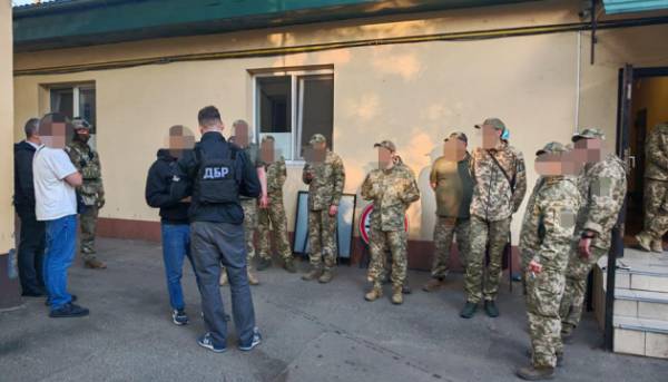 Працівники ТЦК на Одещині погрожували, залякували та незаконно утримували громадян. 10 Працівники ТЦК на Одещині погрожували, залякували та незаконно утримували громадян. 10