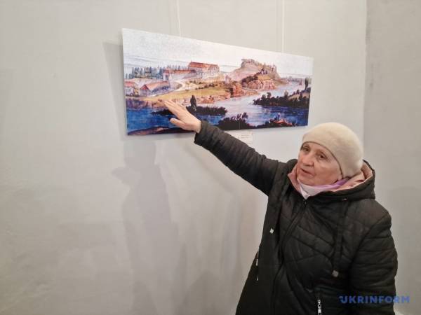 Старовинний Корсунь сумує: немає з ким журбу розділити. 25
