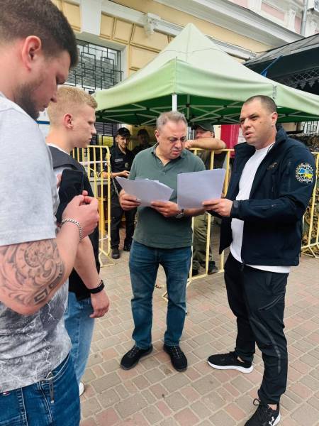 Заборона на проживання в Україні для громадянина Туреччини, який спричинив побиття жінки в Одесі. 6 Заборона на проживання в Україні для громадянина Туреччини, який спричинив побиття жінки в Одесі. 6